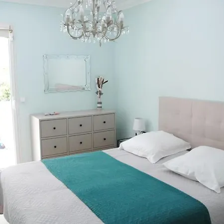 Le Square Pauline: 4 Prs, Jardin, Parking, Apartment Antibes